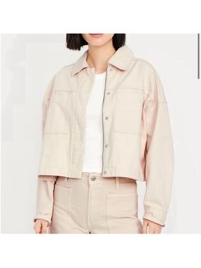 Canvas Crop Utility Jacket
Cream color